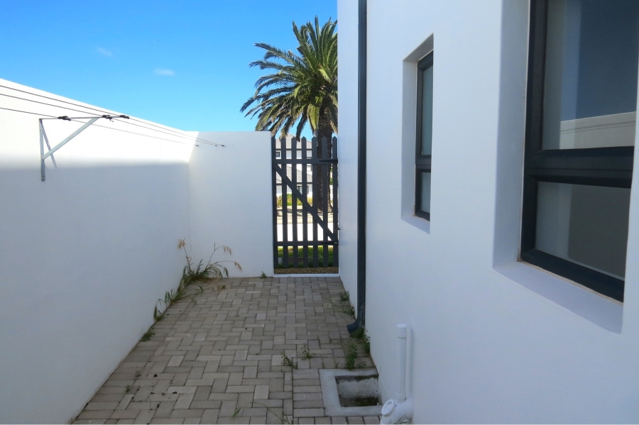 3 Bedroom Property for Sale in Golden Mile Western Cape